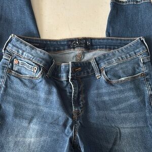 Blue Skinny Jeans with Medium Wash and Fading